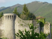 La Rocca di Castiglione con sfondo